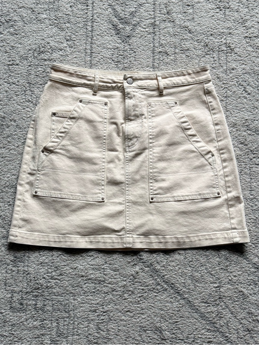 LOFT Size 6 Petite Cream Utility Pocket Mini Skirt